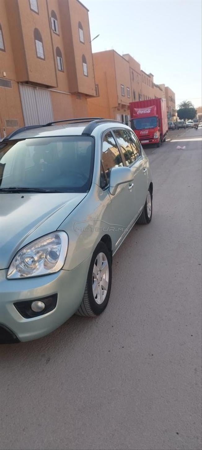 Kia carens