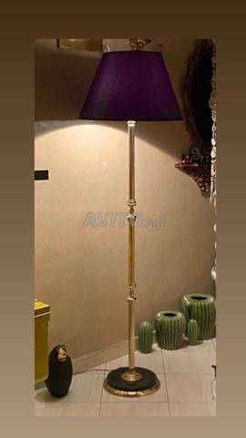 مصباح أرضي عتيق من البرونز والرخام