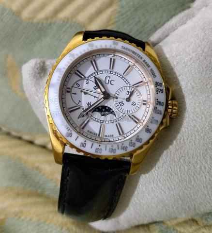 ساعة guess collection أصلية للنساء صناعة سويسرية أصلية