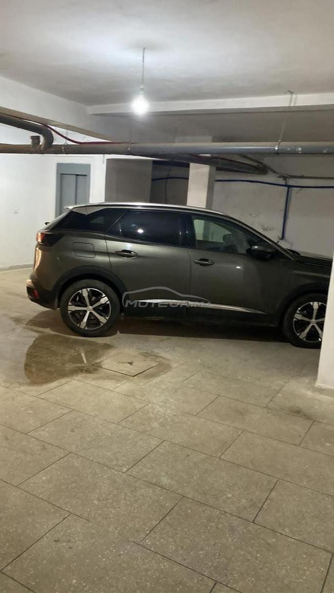 Peugeot 3008 presque neuve.
