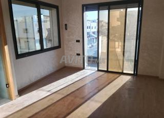 طابق فيلا فارغ ذو مستوى عال