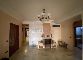 شقة للبيع 180 متر مربع في الدار البيضاء