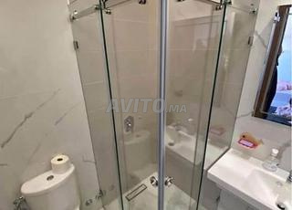 Grande cabine de douche