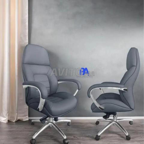 طقم كراسي فاخرة/مكتب/كرسي/خزانة ملابس Pack fauteuil de luxe/bureau/chaise/vestiaire