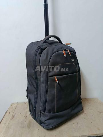 حقيبة ظهر بعجلات للسفر