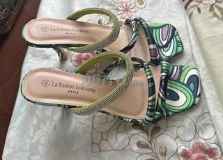 صنادل صنع في فرنسا