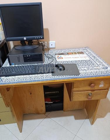 كمبيوتر مكتبي i3 مع مكتب