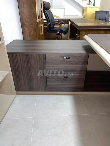 مكاتب إدارية راقية بتصاميم عصرية وجودة عالية - 2