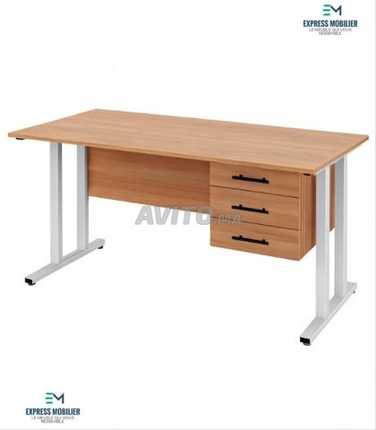 مكتب شبه معدني (MI)