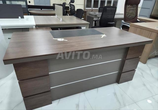 مكتب مكتبي مستورد بلمسة احترافية وجودة موثوقة