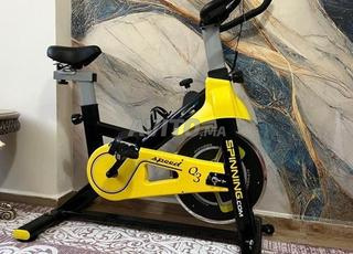 دراجة رياضية مع فاتورة