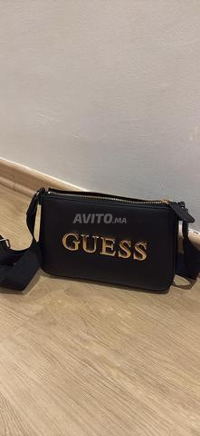 حقيبة guess سوداء