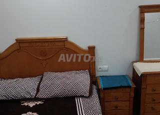 سرير مع مرتبة