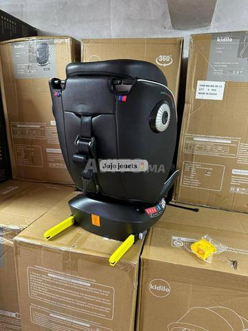 كرسي سيارة الأطفال