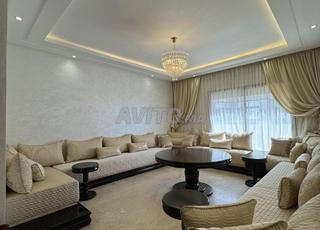 شقة جميلة في إقامة مغلقة عين السبع