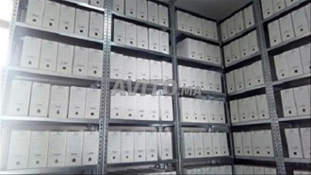 Rayonnage métallique d'archive