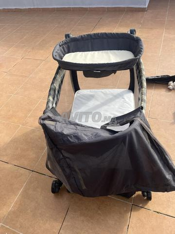 سرير أطفال قابل للطي