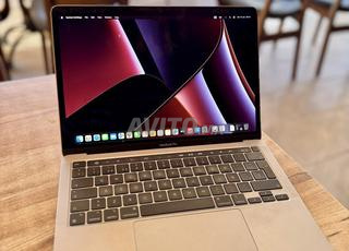 MacBook Pro M2