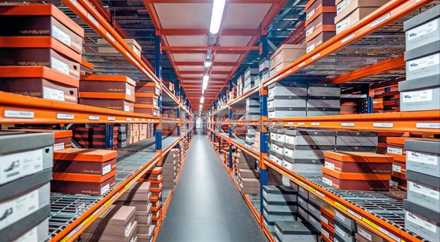 أرفف صناعية