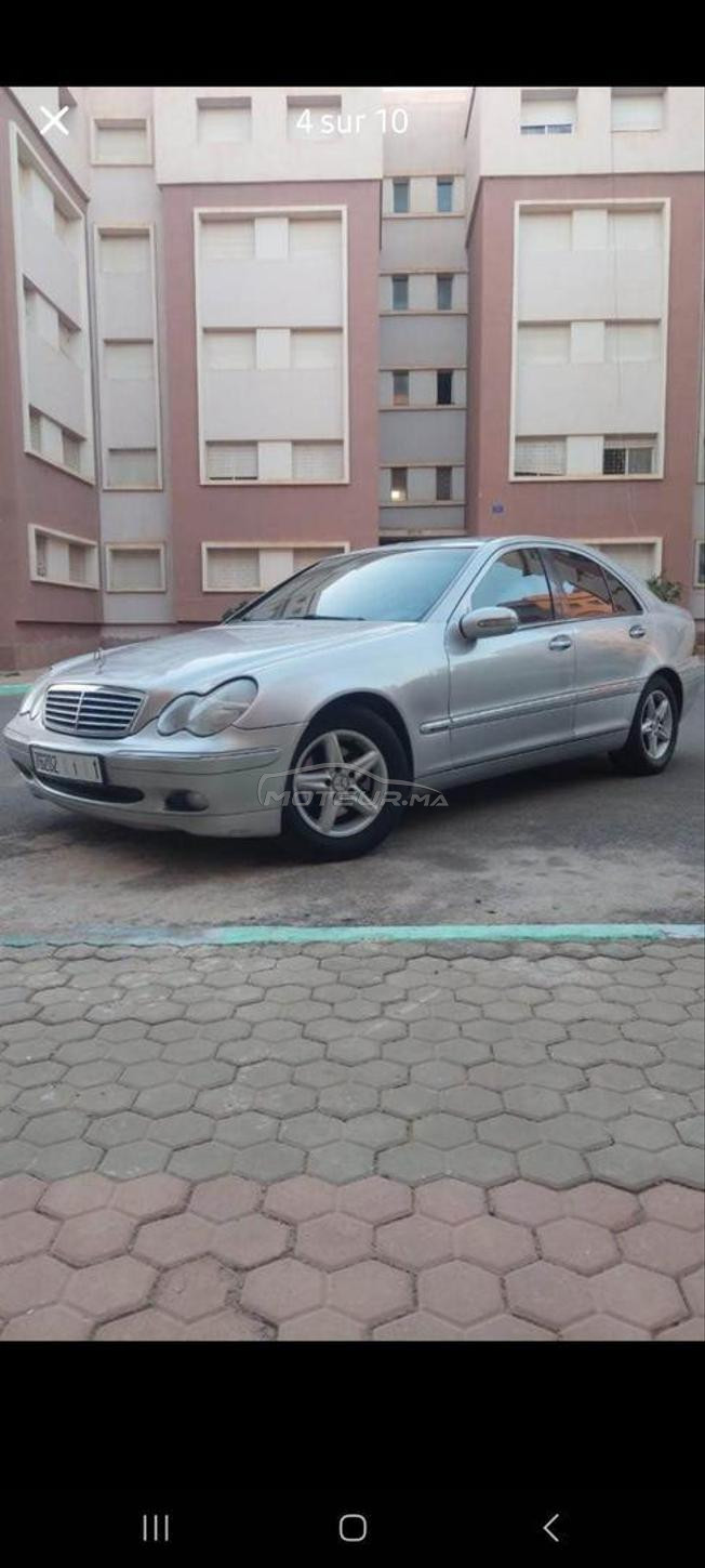 Mercedes-Benz 220 Diesel Automatique 2001 à Ahfir