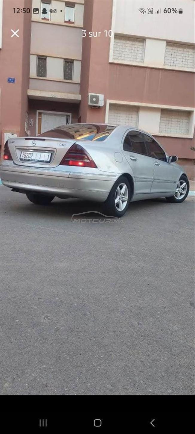 Mercedes-Benz 220 Diesel Automatique 2001 à Ahfir