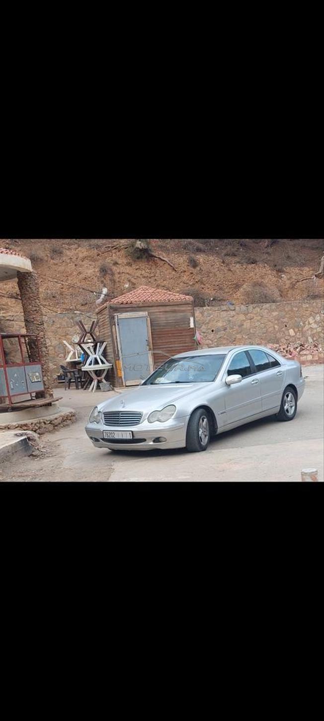 Mercedes-Benz 220 Diesel Automatique 2001 à Ahfir