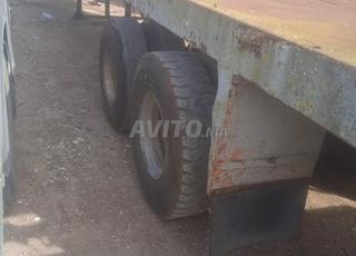 مقطورة شاحنة