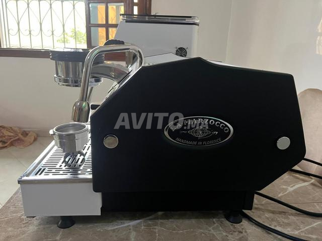 ماكينة قهوة احترافية La Marzocco - 2