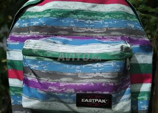 إيست باك أصلي