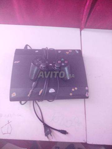 بلاي ستيشن 3 الفلاشه مع مع منيطه واحده و 15 لعبه