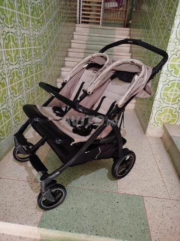 عربة أطفال مزدوجة للتوائم