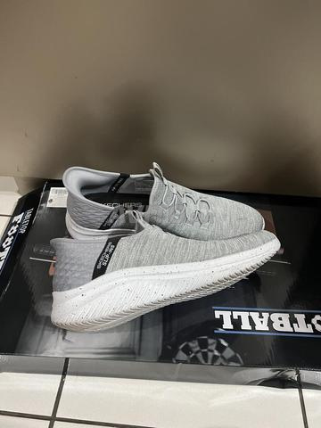 سكيتشرز أصلية وجديدة مقاس 43