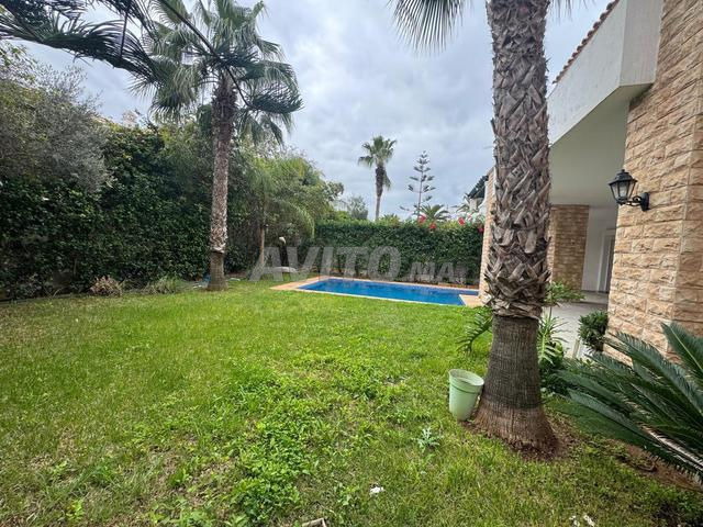 فيلا راقية فارغة للإيجار - 2