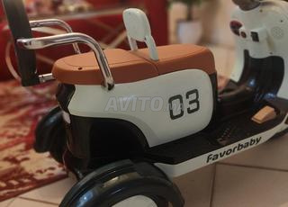 موتور كهربائي بمقعدين