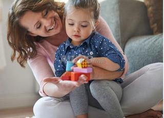 عاملة منزل ومربية أطفال