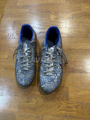 حذاء كرة القدم CR7