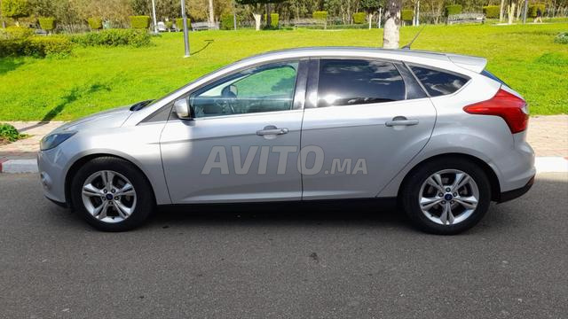 شخص يبيع سيارة فورد فوكس في حالة جيدة جدا. - 2