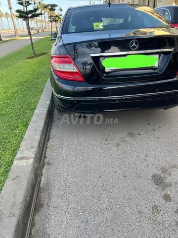 Mercedes-Benz 220 Diesel Automatique 2011 à Rabat