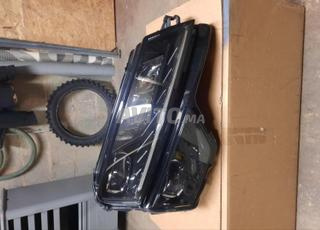 مصباح أمامي أيمن لـ Skoda Karoq