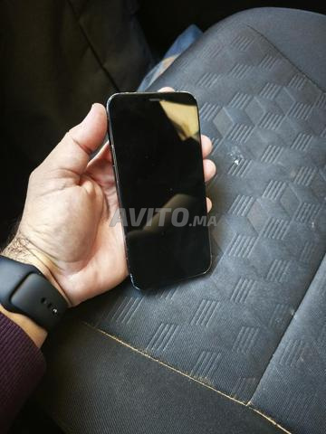 iPhone 12 64 Go - حالة جيدة جدا