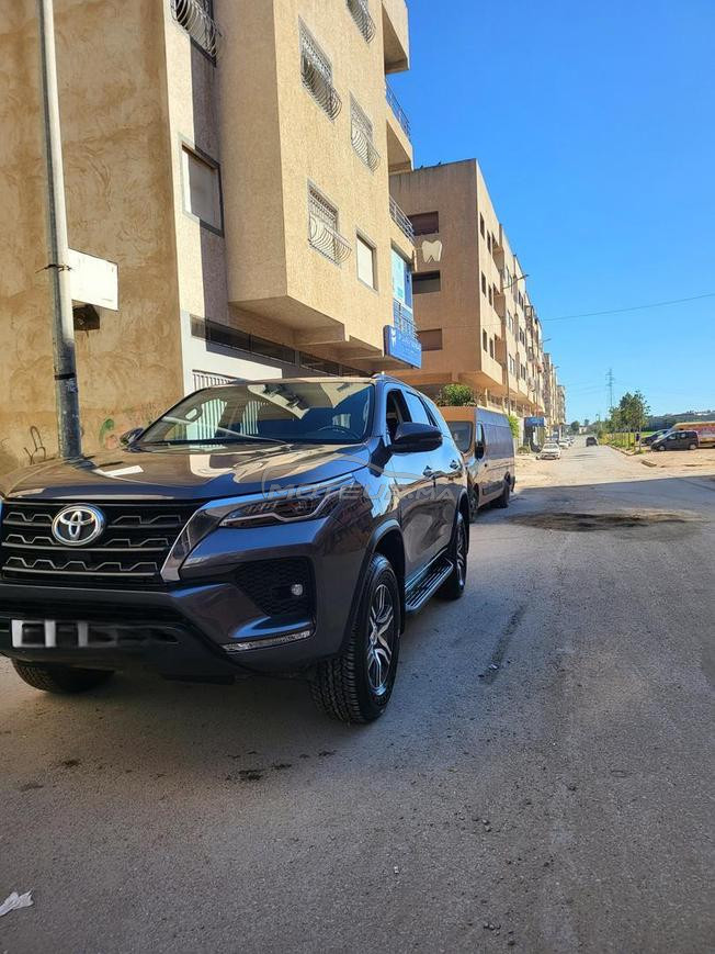 voiture de lux 2×4