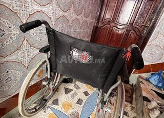 Fauteuil roulant en bon état