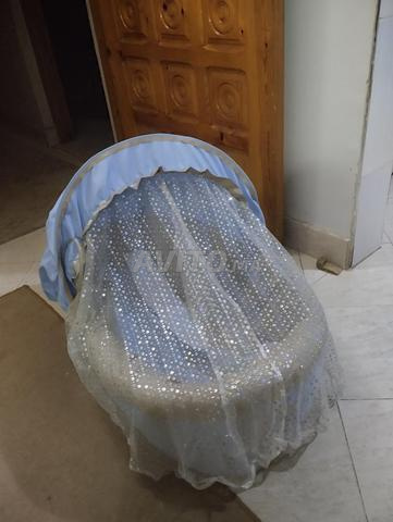 كونا زرقاء للاطفال