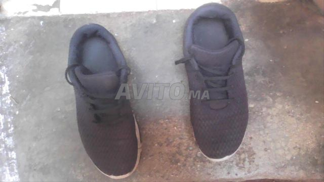 أحذية رياضية