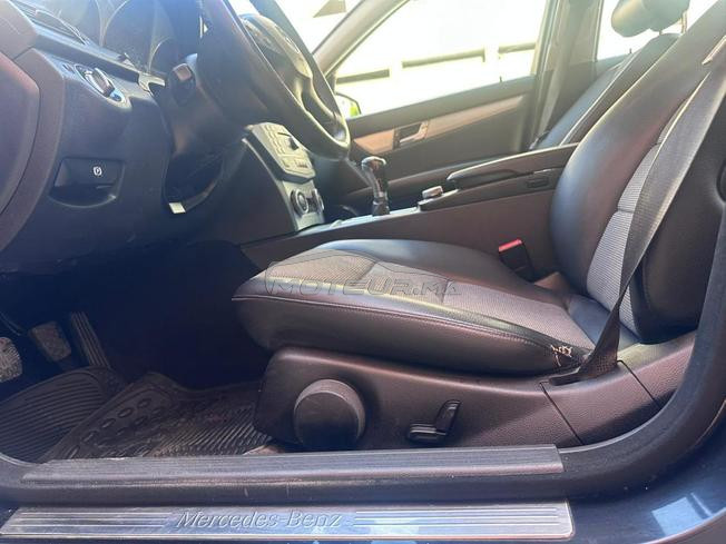 Mercedes  classe c200.