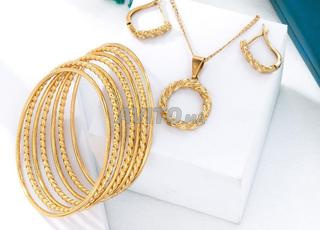 Ensemble Surtala sept pièces avec chaîne