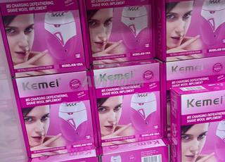 آلة. لي أولت شعر kemie