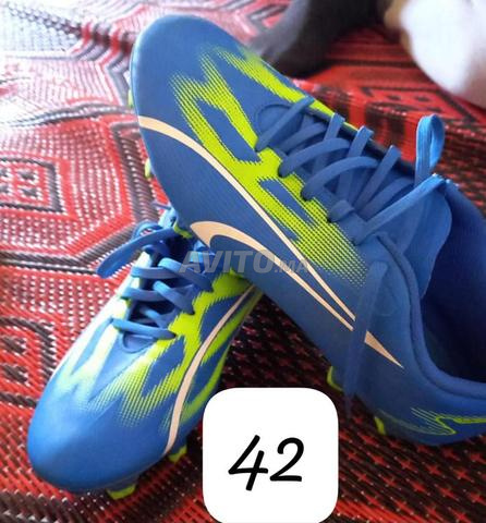 حذاء رياضي جديد والثمن مناسب للجميع