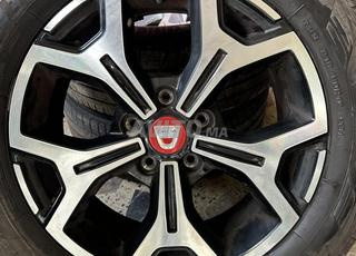 جنوط داسيا داستر 17 أصلية