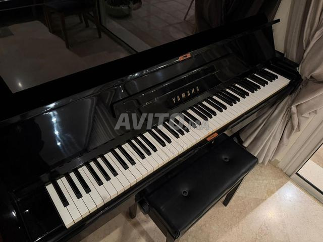 بيانو ياماها عمودي U1